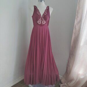 VTG 80s Olga Body Silk Burgundy Nylon & Lace Full Sweep Nightgown Size P Petite